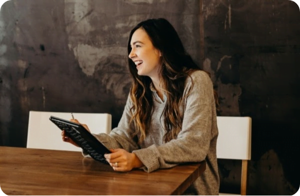 Reps showing positive body language at the booth